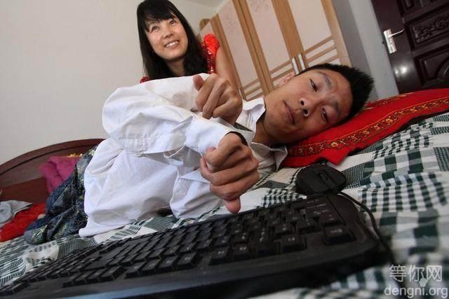 ���˿���һ�����꣬ƽʱ�ɷ򶼻���Ψһ�ܶ��Ĵ�Ĵָͷ������ͬʱ��Ҳ��һ������Ⱥ��Ⱥ������Ҳ��������ʶ����Դ��