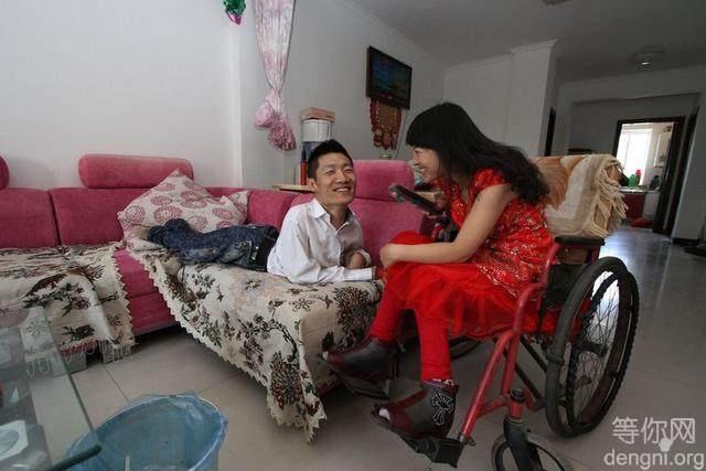 ����ŶԷ��������ܻ�һ�𿴵��ӣ����۾��飬�Ҹ��ޱȡ�����Ҳϣ�����ǿ��Կ˷�һ���谭��һֱ�Ҹ���ȥ��