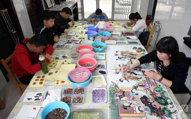 1987���һ�죬һ���¼��µ��ϰ壬����һ������ʯ���������ڴ�����ƹ����ĵ˷������Ʊ�ʯ��������������νӴ����˷����֣���ʯ�����й�������ζ����Ҫ�ͻ����⾳������������·�ϴ�һ����