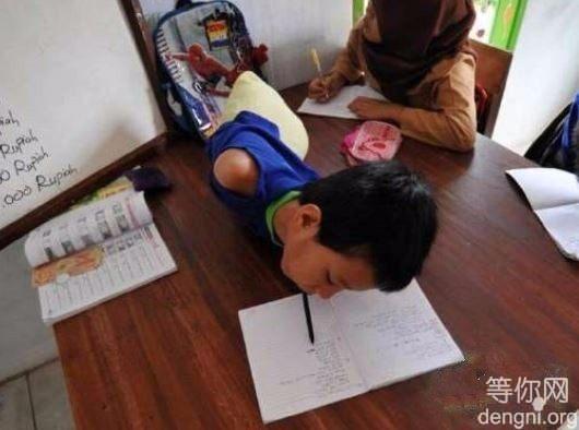 �����졢�°ͺͼ�����첲��ѧ��������Ϸ�������ٿ�����Ϸ�ֱ���Ҳ����ô���������ࡣÿ�ο������ֹ۵���̬�͸��и�Ⱦ����Ц����������һ�ּ�ǿ��������ǿ��Ϣ��������