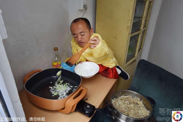 ��������м�����ͥƶ����������ֻ��������Сѧ��ͼΪ�������ڳ��������������������緹��