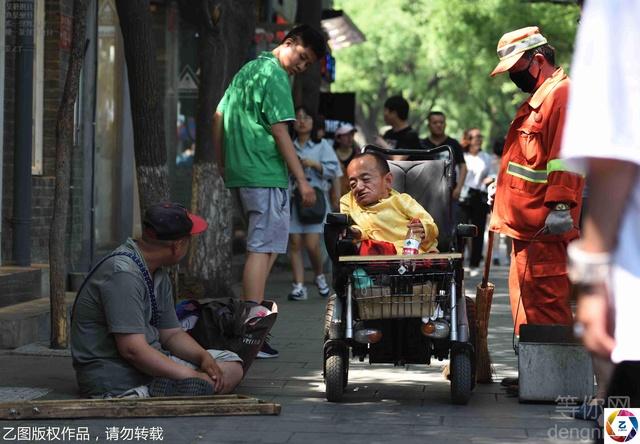 ͼΪ�������ڱ������������һ���м�������Ա�װ��Ĳ���������ǿ������