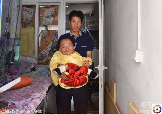 ͼΪ־Ը�������Ա�������ֽ���������쵽�����������ڱ����ڼ䣬�ܶ�־Ը�߰��������죬������������֮�ء�