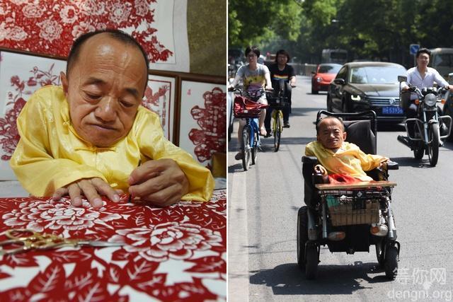 �ڱ���һ������15ƽ�׵ĳ�����������˼�ֽ��Ʒ����Щ��ֽ��Ʒ����������Ω��ΩФ��������ס�Ȼ��������ȴ��һ��ֻ��70�������ߵġ������ޡ���������������������ֱ�������š�