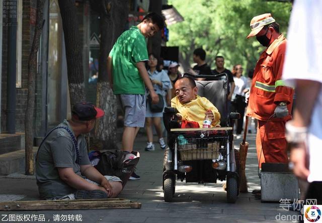 ͼΪ�������ڱ������������һ���м�������Ա�װ��Ĳ���������ǿ������