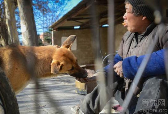 ��ֻ�������Ƕ��¹��ɣ�ÿ�춼������ʦ��ȥ������Ь���������衣���緹ʱ��ʦ��ֻ����ǿ��Լ��Ķ��ӣ����µĹ���ÿ�����ʱ���Լ�ȥ����Ͱ�ҳԵģ����˸ж������ᣡ