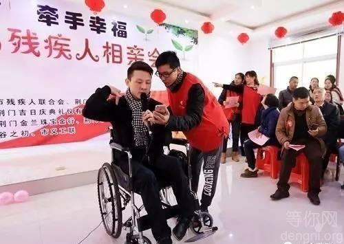 �м��˵İ���ý�����