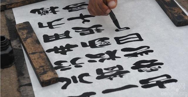 ��ִë�ʣ�Ҳ�ܴ������硣�������ʱ��ʼ�������ò��ӿ����Լ��Ĺ��ߣ������ȥ����ȥ��ʱ��������һͰ��Ʊ��