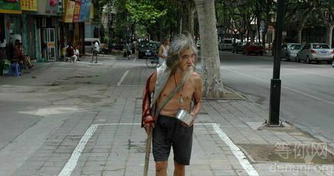 ��ǰ��һ����ؤģ�������ӵ��ֻ��깺���ֻ������ھ�Ҫ�������¿��ƻ��7���⵽�˵�Ա���������ϣ�����������ȥ��