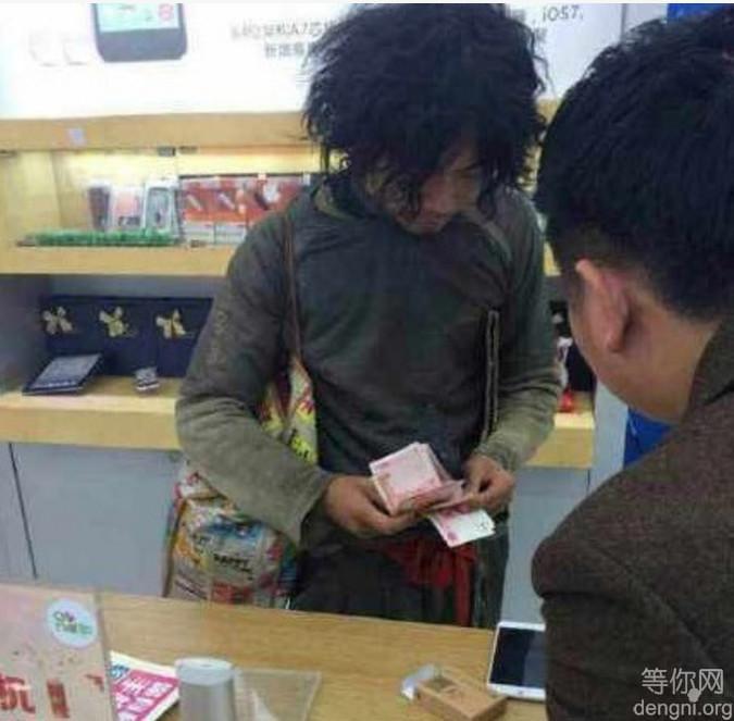 ����ʮ���ӣ���ؤ���ͺ�������������ƻ��7��������������ӪҵԱ��Χ�ۣ���ʾ̫�����ˣ�