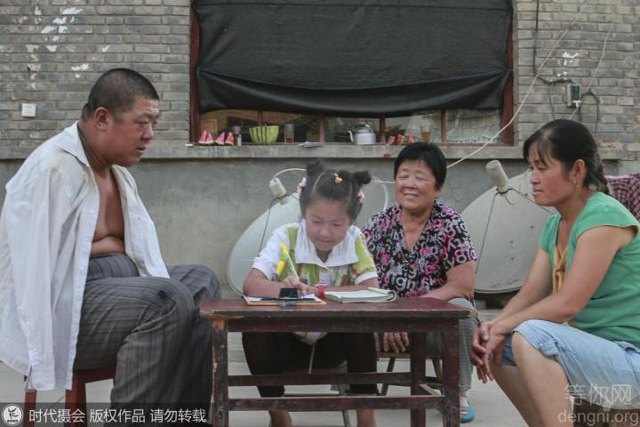 ʷ�������°ͺͼ��������¸ɻʧȥ˫�۵���������ѧ���˸�������ܣ����е���ȳ��˶��صļ�ͥ���Ρ����򡢸�����һ��������Ȼ���࣬��ʷ��������������Ҹ���