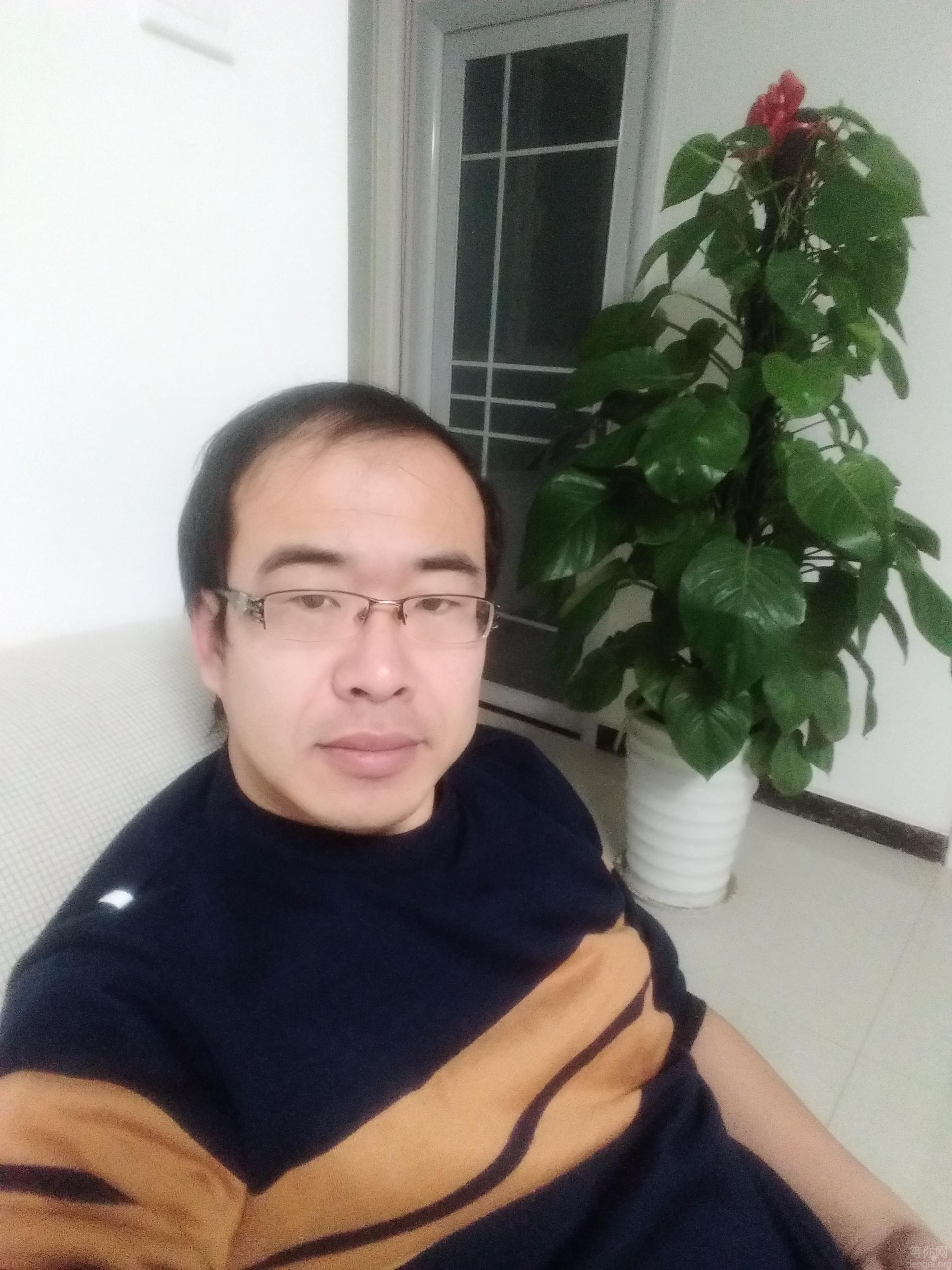 �ж�Ӫ��Ů����